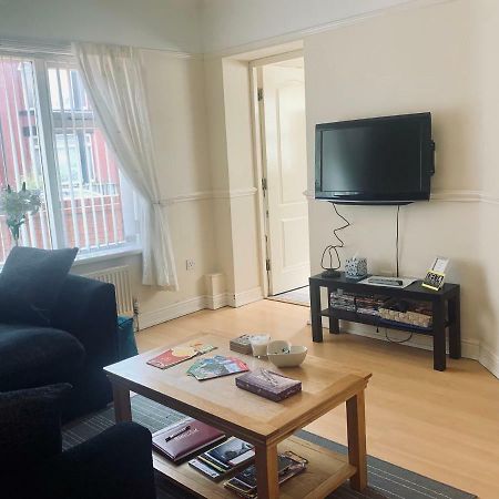 Be My Guest Liverpool - Ground Floor Apartment With Parking エクステリア 写真