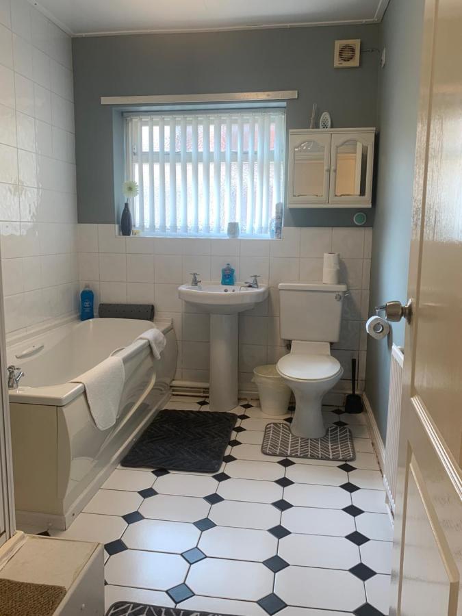 Be My Guest Liverpool - Ground Floor Apartment With Parking エクステリア 写真